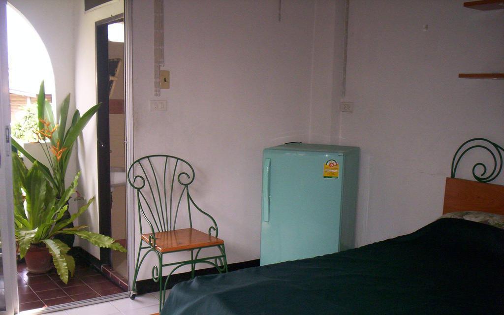 Baankhunmae Apartment Bangkok Exterior foto