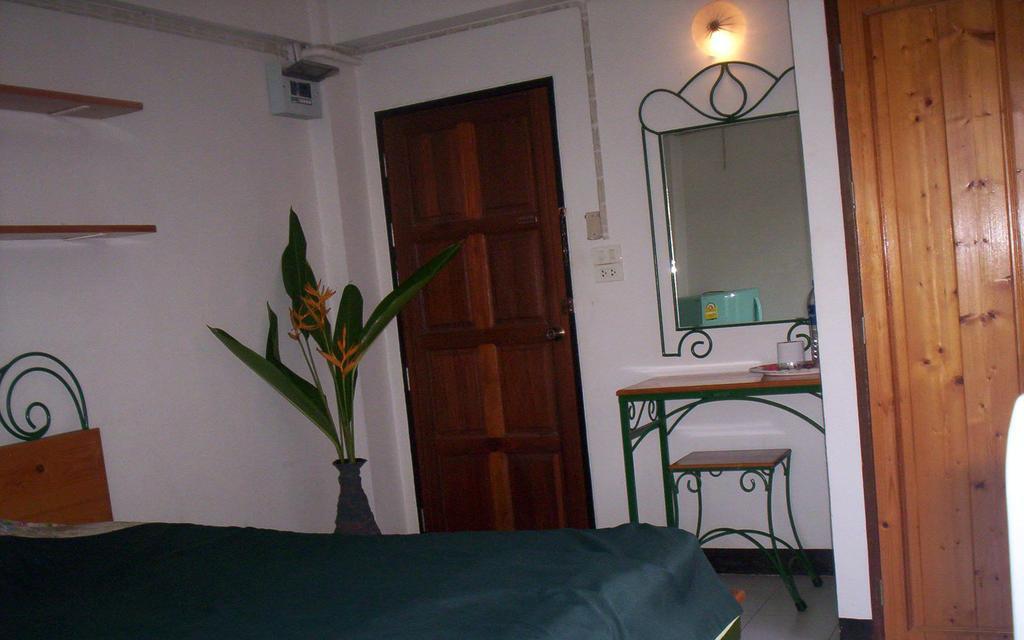 Baankhunmae Apartment Bangkok Exterior foto