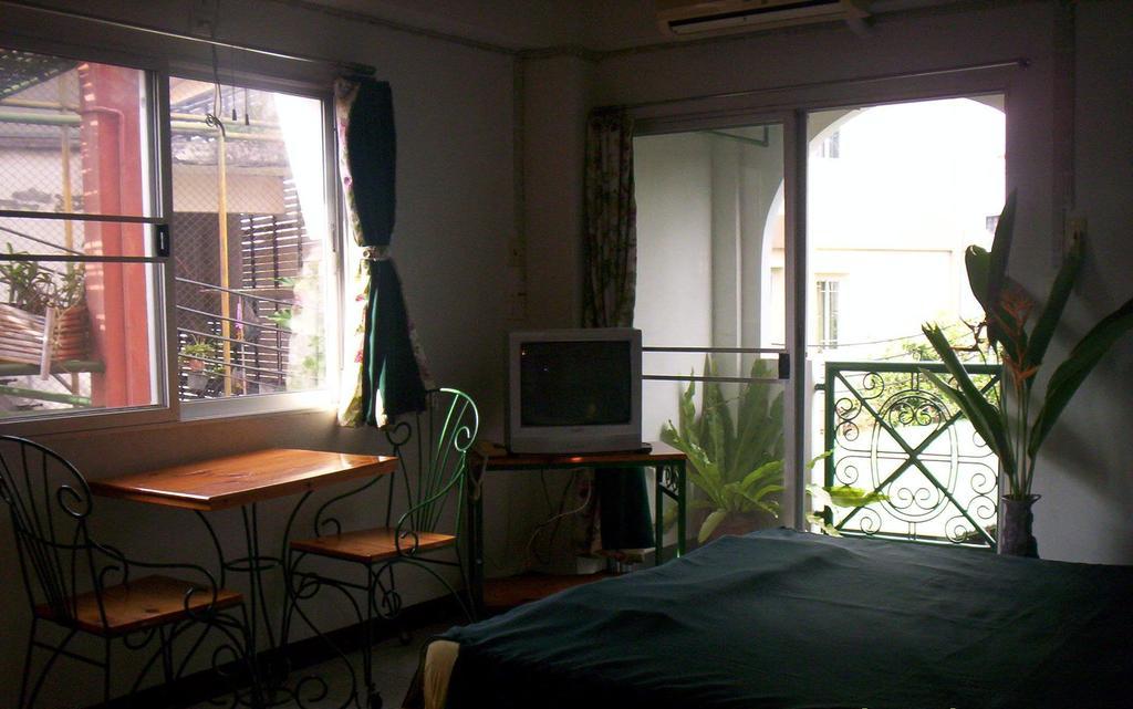 Baankhunmae Apartment Bangkok Exterior foto