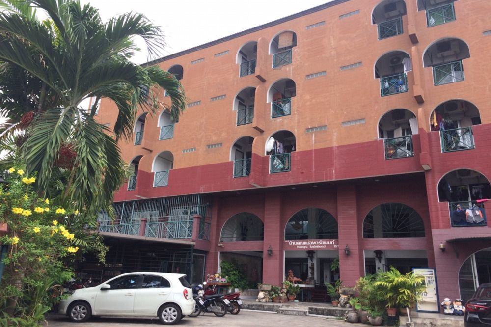Baankhunmae Apartment Bangkok Exterior foto